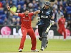Champions Trophy: England beat New Zealand to reach semi-finals
